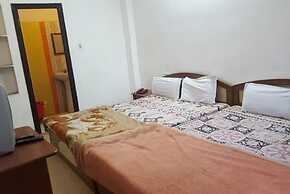 Goroomgo Rajpal Palace Udaipur