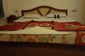 Goroomgo Rajpal Palace Udaipur