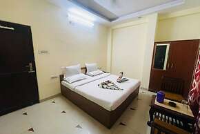 Goroomgo Rajpal Palace Udaipur