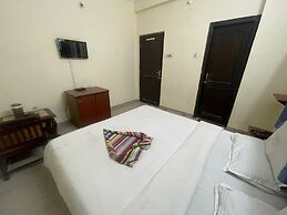 Goroomgo Rajpal Palace Udaipur