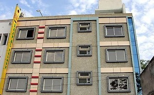 Goroomgo Rajpal Palace Udaipur
