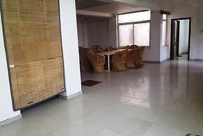 Goroomgo Rajpal Palace Udaipur