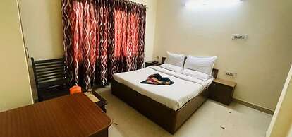 Goroomgo Rajpal Palace Udaipur