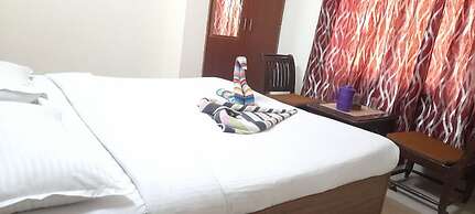 Goroomgo Rajpal Palace Udaipur