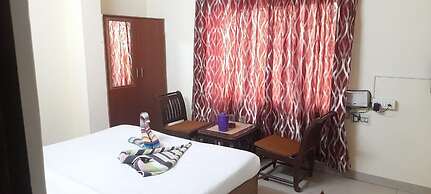 Goroomgo Rajpal Palace Udaipur