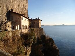 Lake Maggiore Antique Mason