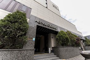 CUBE HOTEL