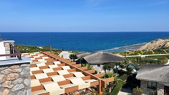 Modern and Luxurious Apartment in a Prime Resort