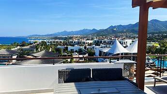 Modern and Luxurious Apartment in a Prime Resort