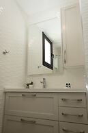 Modern and Luxurious Apartment in a Prime Resort