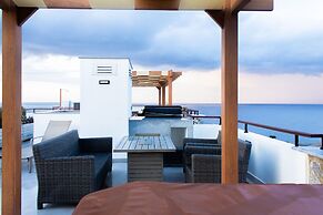 Modern and Luxurious Apartment in a Prime Resort