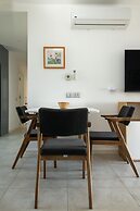 Modern and Luxurious Apartment in a Prime Resort