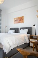 Modern and Luxurious Apartment in a Prime Resort