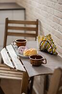 City Flowers Apartment Warsaw by Renters