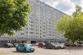 City Flowers Apartment Warsaw by Renters