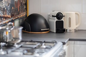 City Flowers Apartment Warsaw by Renters