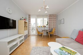 City Flowers Apartment Warsaw by Renters