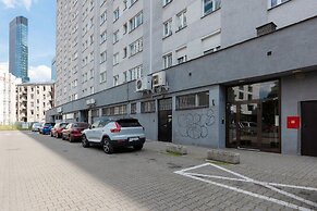 City Flowers Apartment Warsaw by Renters