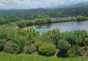 Crags Country Lodge