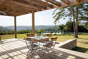 Crags Country Lodge