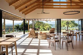 Crags Country Lodge