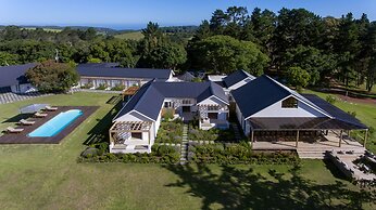Crags Country Lodge