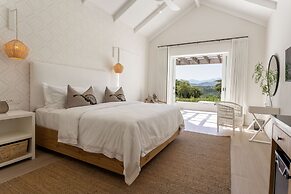 Crags Country Lodge