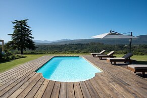 Crags Country Lodge