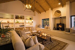 Crags Country Lodge