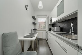 Klimasa White&blue Apartment by Renters