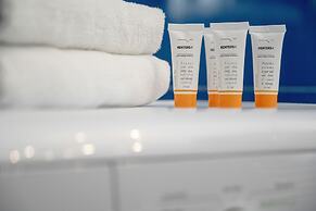 Klimasa White&blue Apartment by Renters