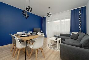 Klimasa White&blue Apartment by Renters
