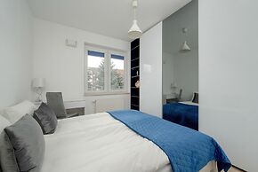 Klimasa White&blue Apartment by Renters