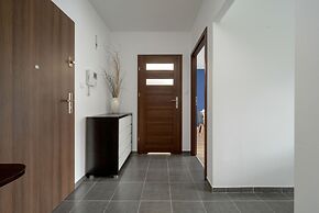 Klimasa White&blue Apartment by Renters