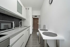 Klimasa White&blue Apartment by Renters