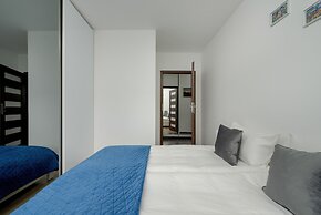 Klimasa White&blue Apartment by Renters