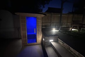 Clapham Oasis: 1 Bedroom, Sauna, Garden Retreat
