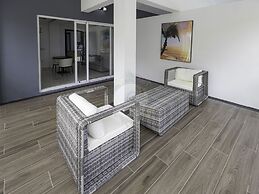 O'Beach Boutique Studios