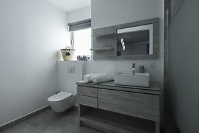 O'Beach Boutique Studios