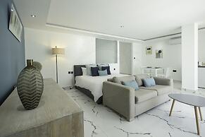 O'Beach Boutique Studios