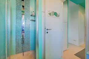 Green Tiffany Apartment