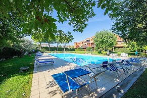 Green Tiffany Apartment