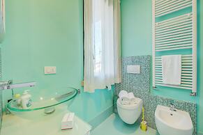 Green Tiffany Apartment