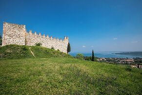 Green Tiffany Apartment