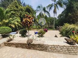 chez Drocella Eglantine Lodge Hotel