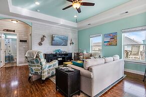 The Reel Teal 3 Bedroom Home by RedAwning
