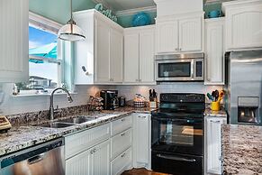 The Reel Teal 3 Bedroom Home by RedAwning