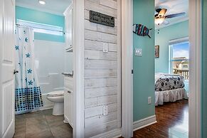 The Reel Teal 3 Bedroom Home by RedAwning