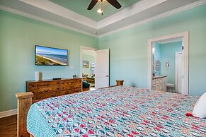 The Reel Teal 3 Bedroom Home by RedAwning