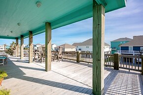 The Reel Teal 3 Bedroom Home by RedAwning